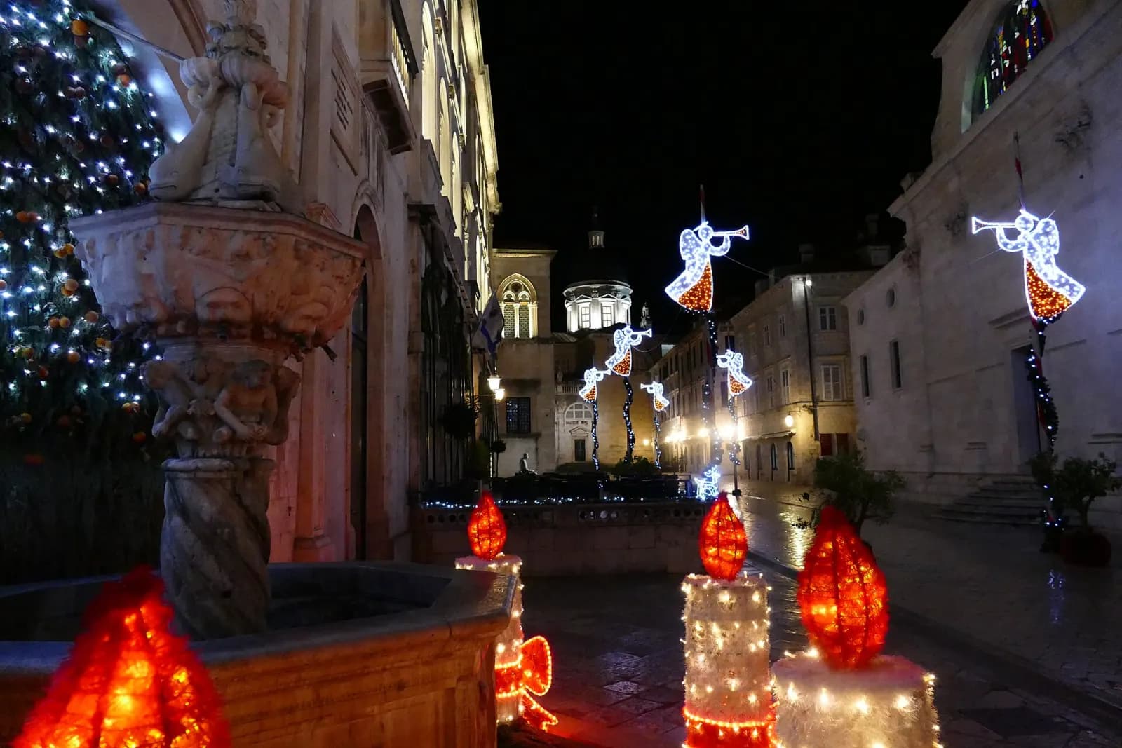 Stradun gatvė Dubrovniko senamiestyje gruodį
