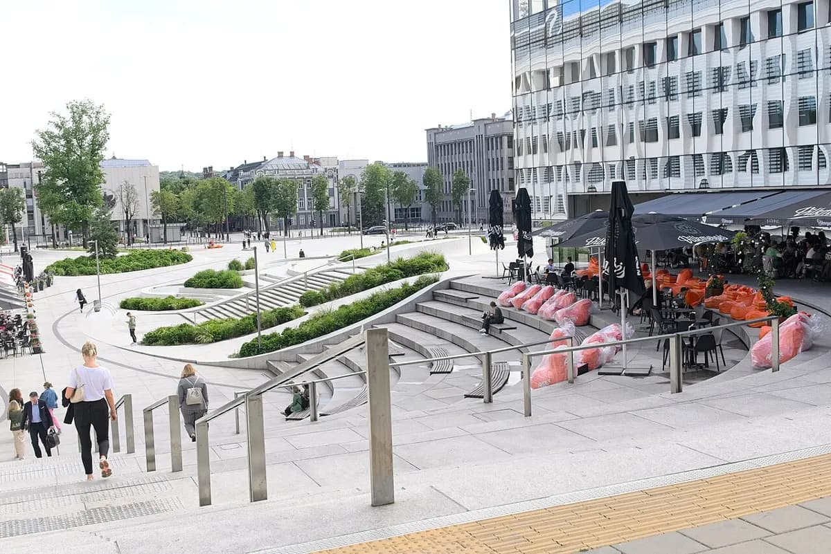 Atvira čiuožykla Vienybės aikštėje, Kaunas